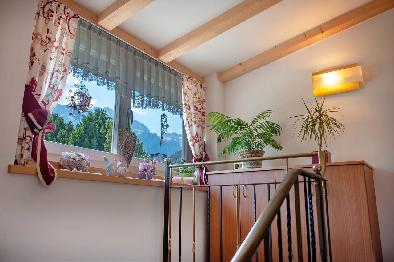 Bed and Breakfast Garni Crepaz Wolkenstein in Gröden Exterior foto